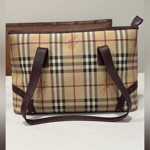 Burberry AUTHENTIC TOT Bag—Excellent Preowned Condition!! Great size!!